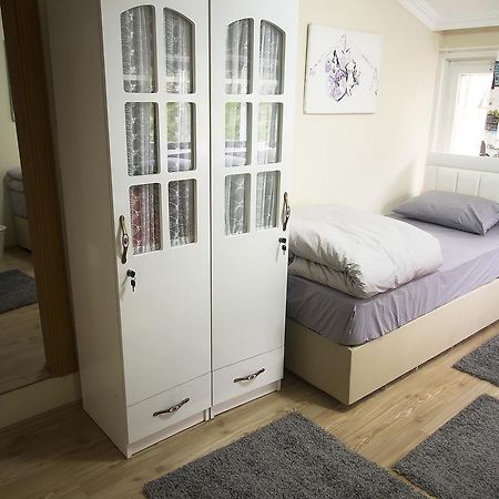 Готель Istanbul Erasmus House Екстер'єр фото