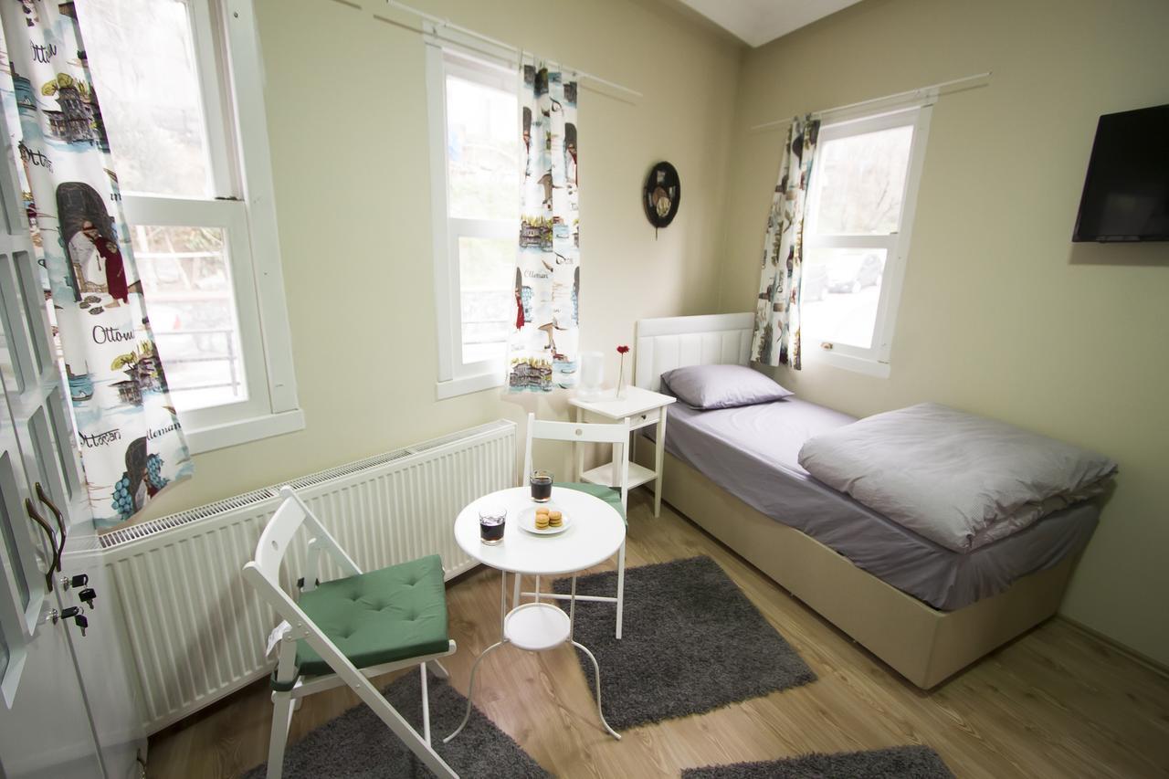 Готель Istanbul Erasmus House Екстер'єр фото