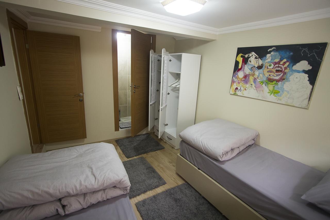 Готель Istanbul Erasmus House Екстер'єр фото