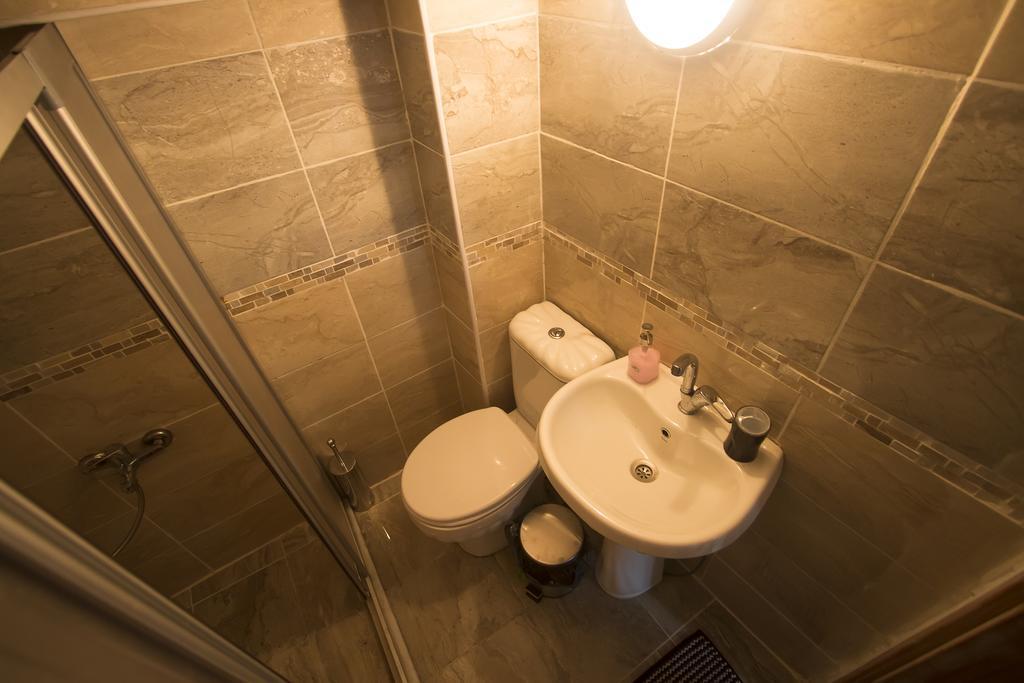Готель Istanbul Erasmus House Екстер'єр фото