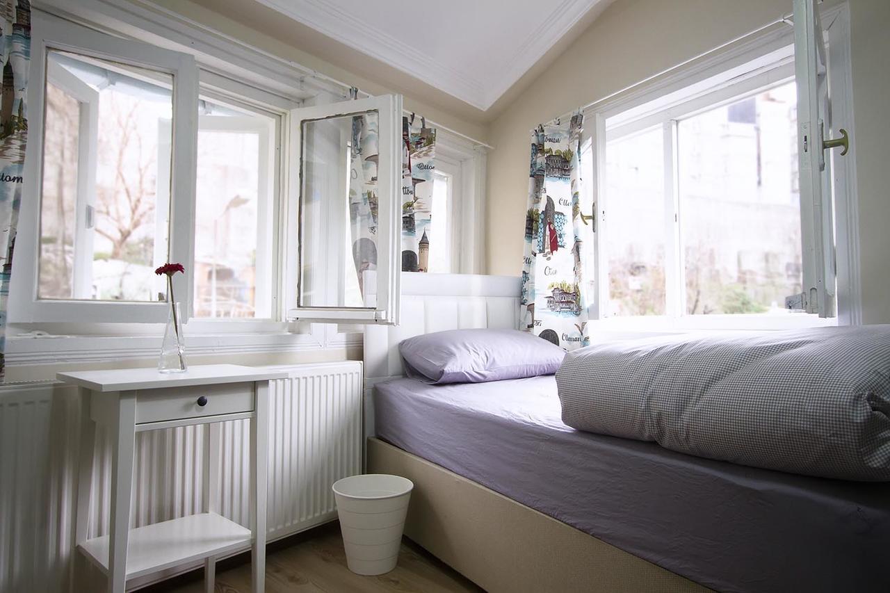 Готель Istanbul Erasmus House Екстер'єр фото